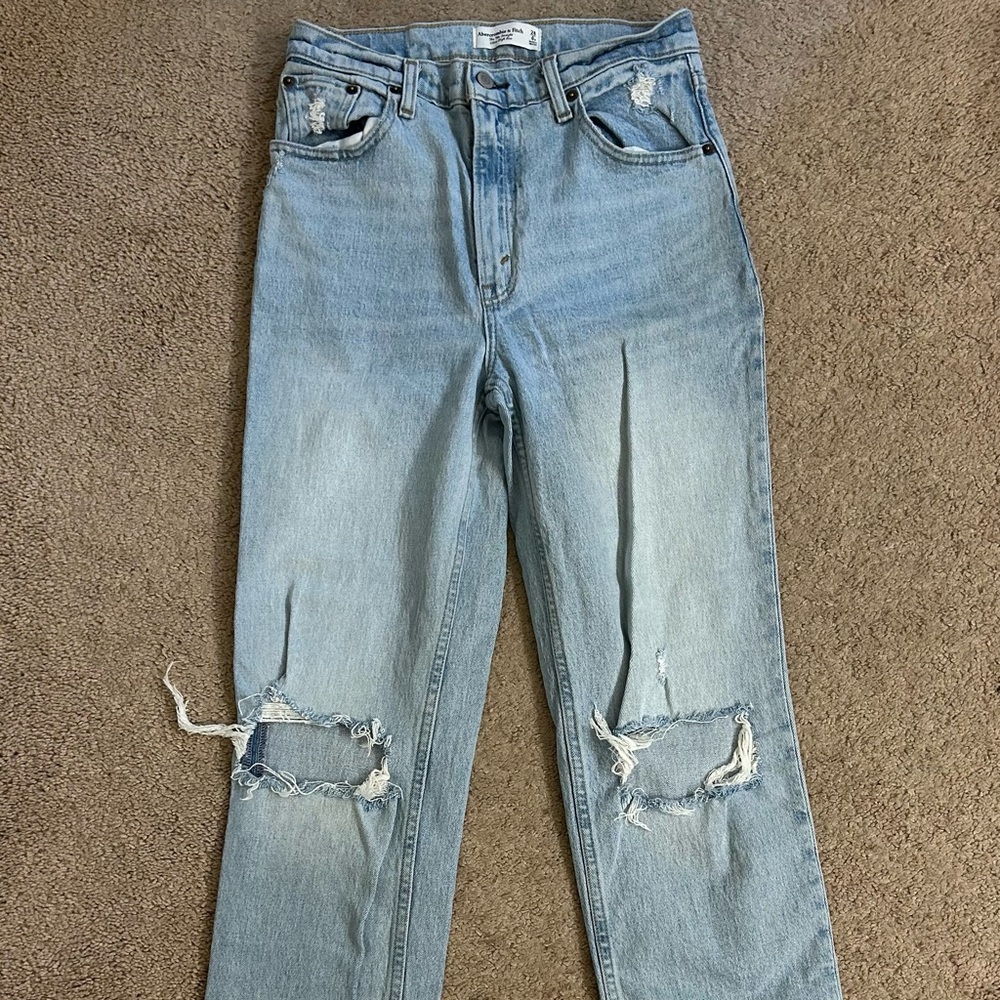 Women’s A&F 90’s Straight Ultra High Rise